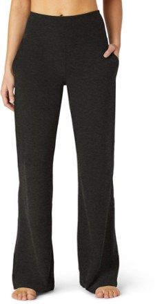 Beyond Yoga Spacedye Laid Back Pants - Women's | REI Co-op Workout Clothing, Yoga Style Fashion, Travel Pants Women, Weekend Fashion, Darkest Night, 2024 Wishlist, Cozy Tops, Cropped Wide Leg Pants, Travel Pants