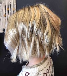 Blunt blonde bob with textured ends, a chic and dynamic shattered bob style for 2024 Bob With Textured Ends, Shaggy Lob Haircut, Bob Hairstyles Long, Long Shaggy Bob, Shattered Bob, Shaggy Lob, Shaggy Bob Hairstyles, Long Shaggy, Shaggy Bob Haircut