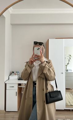 Modest Winter Outfits, Hijab Fashion Summer, Estilo Hijab, Stile Hijab, Outfits Hijab, Modern Hijab Fashion, Stylish Hijab, Trench Coat Outfit, Modest Fashion Hijab