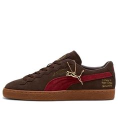 Mens Shoes Aesthetic, Dark Sneakers, Shoe Wishlist, Funky Shoes, Fashion Performance, Puma Suede, Shoe Inspo, Puma Sneakers, Brown Sneakers