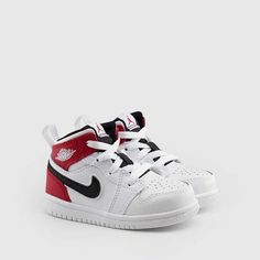 Air Jordan 1 Mid White, Luxury Baby Clothes, Jordan 1 Mid White, White Gym, Designer Baby Clothes, Kids Jordans, Air Jordan 1 High