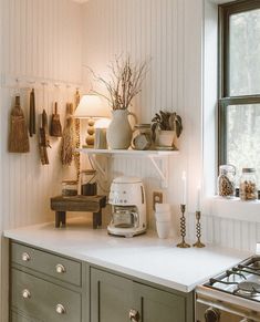 the kitchen counter is clean and ready to be used for cooking or baking, as well as other items