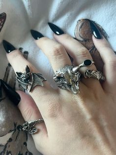 Werewolf Jewelry Aesthetic, Silver Goth Rings, Emo Rings Aesthetic, Goth Aesthetic Jewelry, Vampire Accessories Aesthetic, Rings Goth Aesthetic, Gothic Jewelry Aesthetic, Wolf Aesthetic Outfit, Gothic Rings Aesthetic