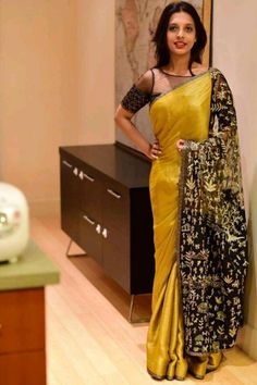 Trendy Saree, Saree Draping Styles, Indian Fashion Trends, Wedding Blouse Designs, Saree Blouse Patterns, Trendy Blouse