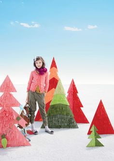 Set Design — Confetti System Creative Christmas Tree Ideas, Confetti System, Pinata Diy, Fringe Tree, A Small House, Christmas Shoot, Creative Christmas Trees, Paper Tree, Christmas Tree Ideas