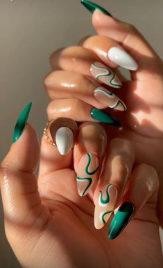 Kutek Disney, Cute Nail Art Designs, Easy Nails, Colorful Nails, Almond Nails Designs, Almond Nail, White Nail, Cute Nail Art, Nailed It