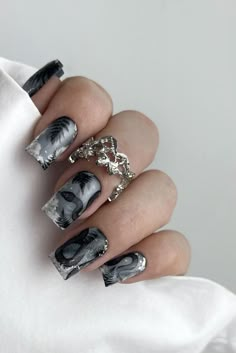 Halloween Acrylic Nails, Squoval Nails, Nails 2023, Hot Nails, Dream Nails, Square Nails, Rhinestone Nails