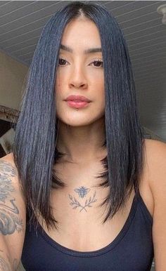 7 peinados de cabello largo ideales para cara redonda Very Long Bob, Waterpark Hairstyles, Free Hairstyle, Straight Hair Cuts, Hairstyles Trendy, Long Bob Haircuts, Trendy Hairstyle, Easy Hairstyle, Short Straight Hair