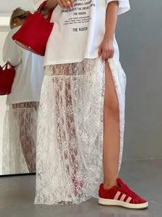 White Lace Long Skirt, Long Lace Skirt Outfit, Lace Maxi Skirt Outfit, Skirt Over Pants Outfits, White Lace Skirt Outfit, Casual Long Skirts, Lace Skirt Outfit, White Lace Maxi Skirt, 2024 Streetwear