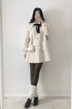 Cute Elegant Winter Outfits, Cute Girly Outfits Winter, Winter Outfit Leg Warmers, Blair Winter Outfits, Coquette Outfit For Winter, Cute Winter Outfits Coquette, Warm Coquette Outfit, Girly Girl Outfits Aesthetic, Coquette Outfit Ideas Winter