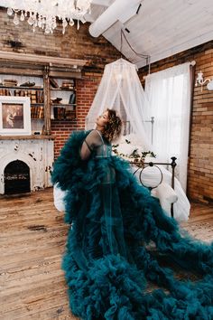 Melody robe - Dimaz Dramatic Robe, African Suit, Tulle Dresses, Belted Pants, Dress Home, Photo Session, Tulle Dress, Skirt Top, Forest Green