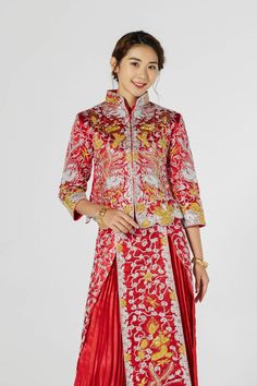 A beautiful Chinese qun kwa (qua) with gold and silver embroidery. This traditional two-piece Chinese gown originated in the Ming Dynastry as the royal wedding bridal dress. Fashion Gender Neutral, Chinese Bridal Dress, Wedding Dress Traditional, Tea Ceremony Dress, Traditional Qipao, Qun Kwa, Chinese Gown, Chinese Wedding Dress Traditional, Traditional Chinese Wedding