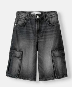 #clothes #style #grunge #y2k #y2kfashion #grungefashion #fashion #clothing #baggy #pants #baggypants #wide #widepants #wideshirt #baggyshirt #shirtgrunge #racer #racershirt #racerstyle Grunge Shorts, Baggy Outfit Ideas, Baggy Shirt, Baggy Shorts, Baggy Clothes, Fire Fits, Wide Pants, Streetwear Outfits, Short En Jean