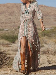 Dress And Cowboy Boots, Sukienki Maksi, Look Boho Chic, Floral Chiffon Maxi Dress, Boho Styl, Mode Hippie, Dream Aesthetic, Stil Boho, Estilo Hippie