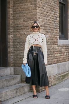 Street Style Trends 2023, Style Trends 2023, New York Street Fashion, Transitional Outfits, Boho Street Style, Fashion Week Spring 2020, New York Street Style, New York Fashion Week Street Style, Transition Outfits