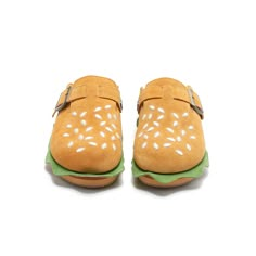 Burgerstock: Birkenstock Lovers' New Favorite – Hello Slippers Burger Slippers, Hamburger Shoes, Fun Things To Buy, Unique Burgers, Fun Slippers, Slippers For Men, Ugly Shoes, Funky Shoes, Quirky Fashion