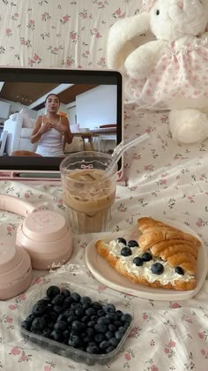 Pinterest Lifestyle Aesthetic, Clean Coquette Aesthetic, Clean Athstetic, Coquette Lifestyle Aesthetic, Dainty Lifestyle, Coquet Aesthetic, Getting My Life Together Aesthetic, Coquette Aesthetic Pictures, Aesthetic Daily Life