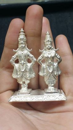 Puja Ghar, Krishna Krishna, Pooja Items, Silver Lamp, Gold Jewelry Outfits, Silver Pooja Items, Antique Gold Jewelry Indian, Marriage Anniversary, Shree Ram