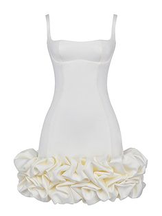 This is just made for nights to remember. Cut from stretch    comfy   fabric, it’s adorned with a ruffle hem and is cut straight across the bust for an ultra flattering fit. The dress works for both casual and formal occasions alike.         DETAILS       S leeveless    Straight neckline    Slim fitting    Ruffle edged     Mini   length    Fit Typ e :  Fitted    Style :   Casual     Occasion :  Date  nights Mini Dress Backless, Birthday Party Dresses, Foto Glamour, Cute Birthday Outfits, Dress Backless, Birthday Party Dress, Backless Mini Dress, Modieuze Outfits