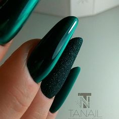 Green Color Nails, Nail Ideas Dark Colors, Nail Green, Dark Green Nail Art, Deep Green Nails, Hot Pink Nails, Summer Nails Colors, Trendy Nail Design, Colorful Nail Designs