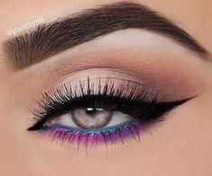 Smink Inspiration, Beautiful Eye Makeup, Makijaż Smokey Eye, Eye Makeup Designs, Purple Eyeshadow, Colorful Eye Makeup, Magic Eyes, Makeup Eye Looks, Creative Eye Makeup