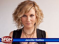 short do i thought about Short Wavy Hairstyles For Women Natural, Jennifer Nettles Hair, Curly Shags, Jennifer Nettles, Wavy Hairstyles Medium, Summer Haircuts, Short Curly Haircuts, Curly Hair Cuts