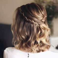 Bridesmaid Hair Blonde Medium Length, Half Up Short Bridal Hair, Bob Hairstyles For Wedding Guest, Reunion Hairstyles, Bob Hairstyles For Wedding, Hairstyles For Wedding Guest, Gala Hairstyles, Mob Hair, Bob Wedding Hairstyles