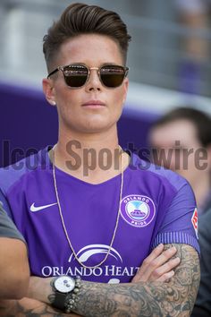 Short Shaved Hair, Lesbian Hair, Stud Outfits, Girls With Shaved Heads, Ashlyn Harris, Tomboy Look, Tomboy Hairstyles, Mens Wedding Attire, Lesbian Fashion