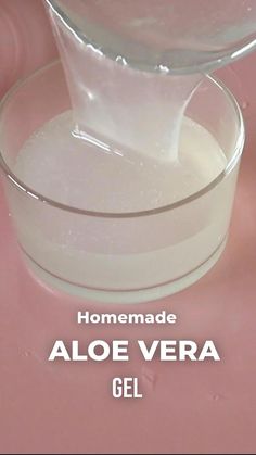 Aloe vera gel, how to make natural aloe vera gel at home, diy aloe vera gel, how to make natural aloe vera gel at home for face, how to make your own aloe ve... Homemade Aloe Vera Gel, Diy Aloe Vera Gel, Natural Aloe Vera Gel, Aloe Vera For Skin, Organic Aloe Vera Gel, Natural Skin Care Ingredients, Face Skin Care Routine, Natural Skin Care Remedies, Diy Skin Care Routine