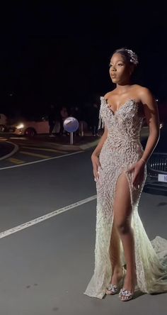 Over The Top Dresses Prom, Prom Dresses Expensive, Prom Dresses Crystals, Unique Prom Looks, Prom Dress On Dark Skin, Prom Inspo Black Women, Prom Looks 2024, A Night In Dubai Prom Dresses, Prom Dresses Inspo Aesthetic