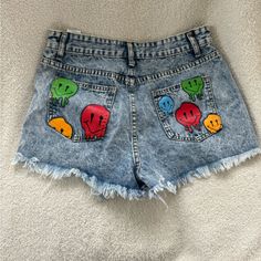 Shein Women’s Denim Shorts, Size Medium Never Worn Painted Denim Shorts, Shein Women, Painted Shorts, Shein Shorts, Diy Clothes And Shoes, Painted Jeans, Painted Clothes, Fabric Markers, Shorts Women