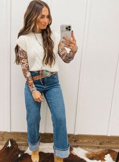 Western Fall Outfits, Western Inspired Outfits, Nfr Outfits, Throwing Fits, Casual Country Outfits, Country Style Outfits, Western Wear Outfits, Cute Country Outfits, Nashville Outfits