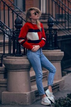 10 Ways To Transform Old Clothing - Society19 Canada Hilfiger Outfits, Winter Hipster, Fall Winter Fashion Trends, Kendall Vertes, Model Behavior, Jason Grace, Sweater Autumn, 90s Outfit, Fashion Trends Winter