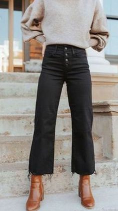 Flare Wide Leg Jeans Outfit, Stylish Outfits Fall 2024, How To Wear Crop Jeans, Black Wide Leg Crop Jeans Outfit, Wide Leg Jeans Outfit Winter Ankle Boots, Wide Leg Pants With Boots Winter, Faded Black Jeans Outfit Fall, Plus Size Cropped Jeans Outfit, Black Jeans Outfit Fall 2024