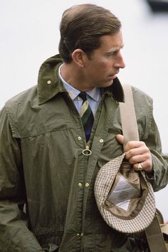 Barbour Bedale, Old Sports Cars, English Gentleman, Royal Uk, Prince Charles And Camilla, British Country, Waxed Cotton Jacket