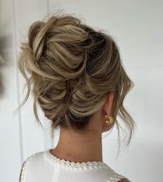 Messy Prom French Twist French Twist With Braid, Bridal Hair French Twist, Curled Up Do, Messy Up Do, Hair Down For Prom, Messy French Twist Updo, Curly French Twist, Loose French Twist, Modern French Twist Updo