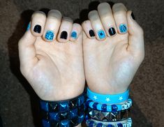 Scene Nails Simple, Emo Nail Ideas Short, 2015 Emo Aesthetic, Zombie Nails Acrylic, Scene Emo 2000s, Emo Nail Art Short, Mail Art Short Nails, Blue Emo Nails, Ptv Nails