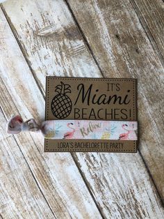 a piece of paper that says it's miami beaches with a pineapple on it