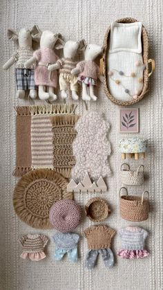 there are many crocheted items on the table