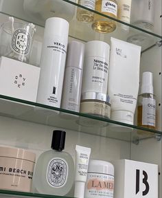 Verso Skincare, Vegan Products, Health Shop, Vogue Beauty, Beauty Goals, Aesthetic Beauty, Beach Bum, Aesthetic Makeup