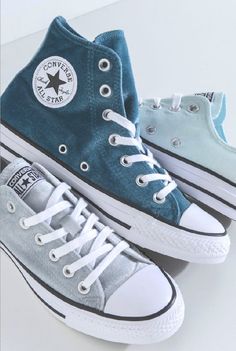 Ian rogers “I was taught to always stand up” Velvet Converse, Boty Converse, Converse Boots, Converse Womens, Converse Chucks, Converse Shoes Womens, Outfits With Converse, Hype Shoes, Aesthetic Shoes