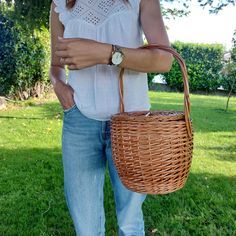 Wicker Basket Bag Artisan Made Made in Portugal Dimensions: Ø - 23 cm, H - 21 cm, H with handle - 42 cm Ø - 9,1 in, H - 8,3 in, H with handle - 16,5 in The dimensions may vary slightly. Brown Woven Shoulder Bag For Picnic, Brown Tote Shoulder Bag For Picnic, Brown Tote Bag For Picnic, Brown Woven Bag For Picnic, Brown Woven Bags For Picnic, Bohemian Basket Bag For Picnic, Bohemian Basket Bags For Picnic, Bohemian Brown Bag For Picnic, Bohemian Tote Shoulder Bag For Picnic