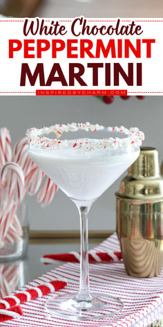 Toast the season with the best White Chocolate Peppermint Martini! This sweet and creamy cocktail is a delightful blend of flavors making it perfect for holiday gatherings. Pin this easy Christmas cocktail to your Holiday drink recipes now! Peppermint Martini Recipe, Peppermint Vodka, Peppermint Martini, Christmas Drinks Alcohol Recipes, Friends Recipes, Cocktail Ideas, Craft Cocktail