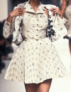 Vetements Runway, 90s Vivienne Westwood, Vintage Runway Fashion, Claudia Schiffer, Naomi Campbell, Kate Moss, Looks Vintage, Fashion Killa