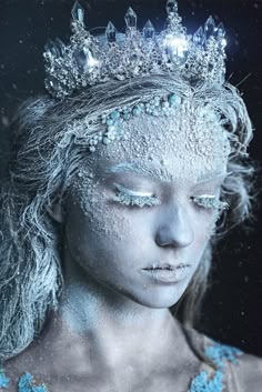 Ice Headpiece, Snow Queen Aesthetic, Frostbite Makeup, Yule Party, Snow Queen Makeup, Snow Fairies, Glamour Goth, Snow Makeup, Ice Makeup