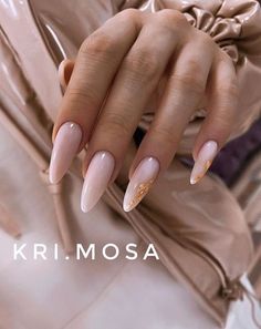 Pink Footwear, Unique Nail Art Designs, Aesthetic Heels, Unique Nail Art, Trending Aesthetic, Quotes Wedding, Luxury Lipstick, Perfect Manicure, Minimal Nails