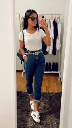 Outfits Faciles, Estilo Basic, Dangerous Creatures, Look Office, Mom Jeans Outfit, Casual Day Outfits, Basic Outfits, Classy Women