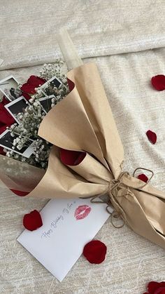 Stuff For Girlfriend, Gift Giving Aesthetic, Gift Ideas For Girlfriends, Cadeau St Valentin, Lions Gate, Aesthetic Girly, Bf Gifts, Cute Couple Gifts