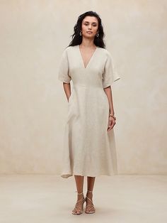 Maya Linen Midi Dress | Banana Republic Cream Midi Dress Outfit, Linen Wedding Guest Dress, Midi Dress Outfit Summer, Simple Linen Dress, Mum Wedding, Midi Dress Outfit, Cream Midi Dress, Simple Linen, Linen Midi Dress