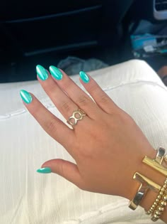 acrylic, chrome, teal, mermaid, nails Back To School Nails Chrome, Dip Nail Inspo Summer, Nail Inspo Turquoise, August Nails Ideas Simple, Nail Ideas Solid Colors, Teal Chrome Nails, Full Nail Designs, Nails With Chrome, Preppy Nails